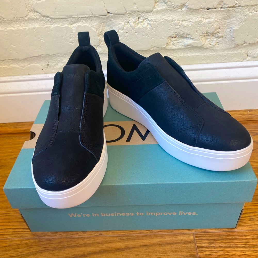 TOMS Black Leather Slip-On Sneakers